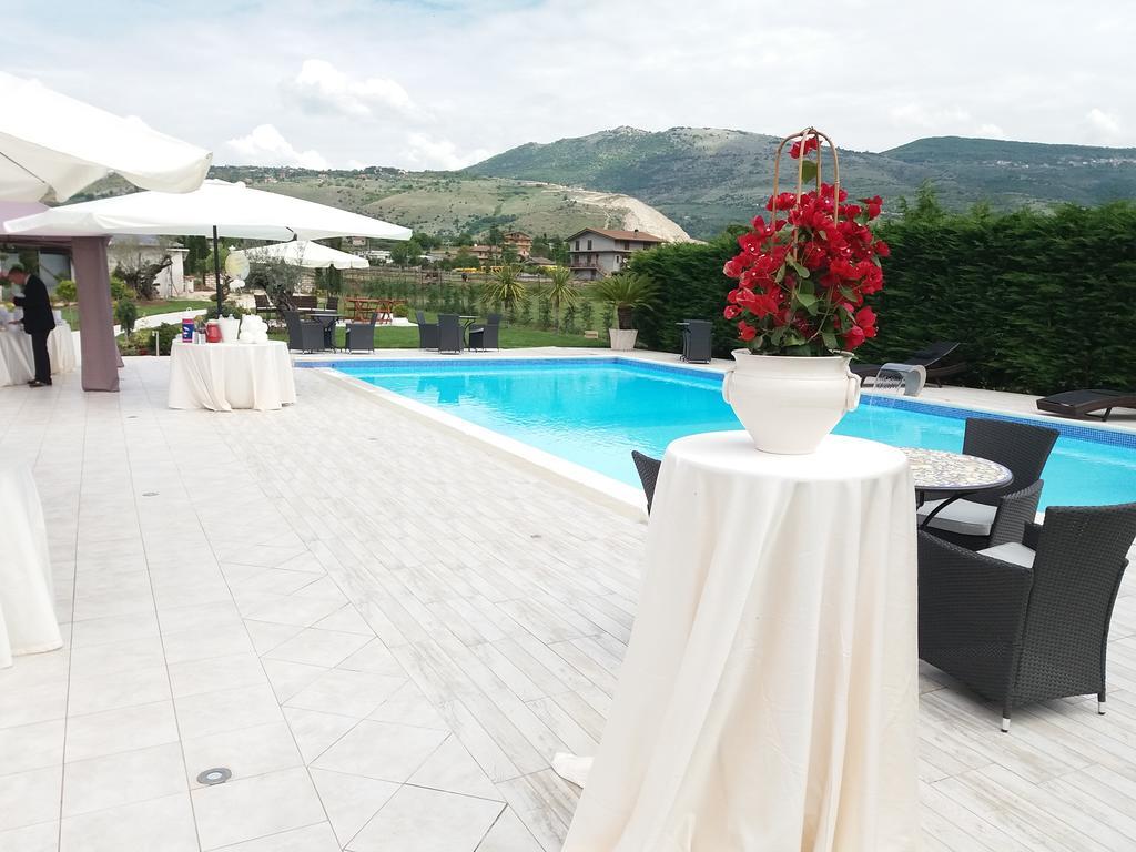 הוילה אנגני Agriturismo Sant' Isidoro מראה חיצוני תמונה