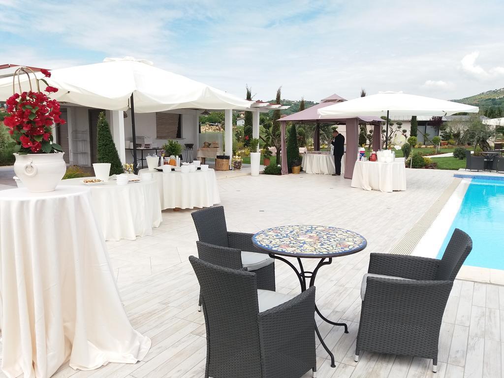 הוילה אנגני Agriturismo Sant' Isidoro מראה חיצוני תמונה