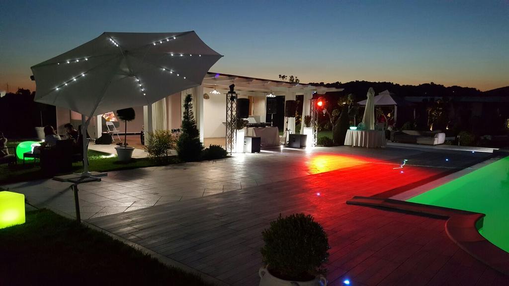 הוילה אנגני Agriturismo Sant' Isidoro מראה חיצוני תמונה